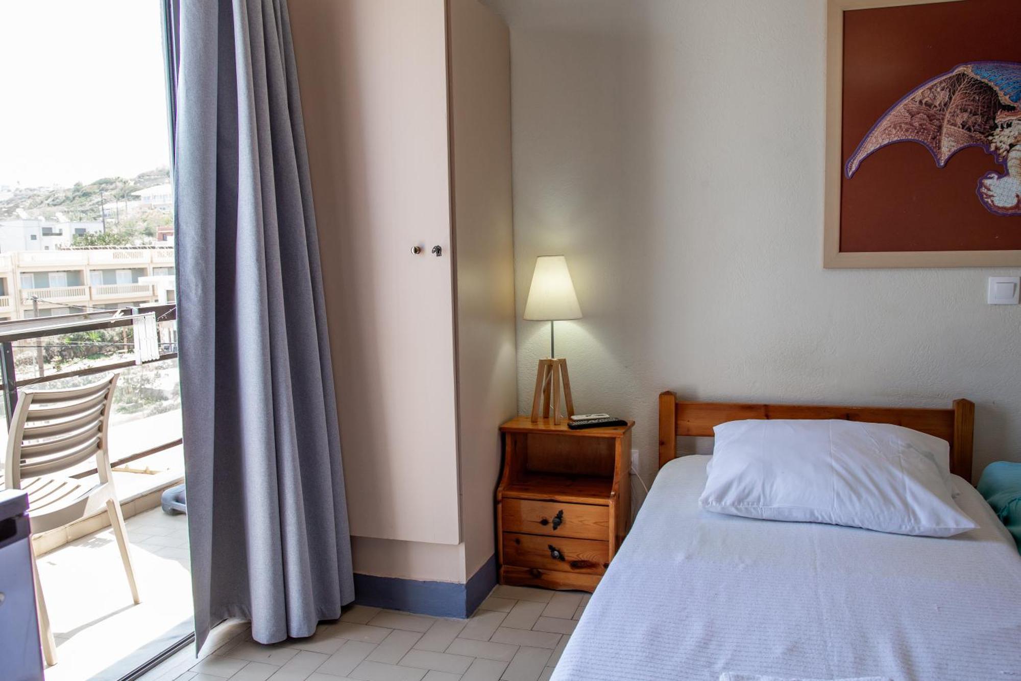 Nefeli Rooms Agia Marina  Luaran gambar