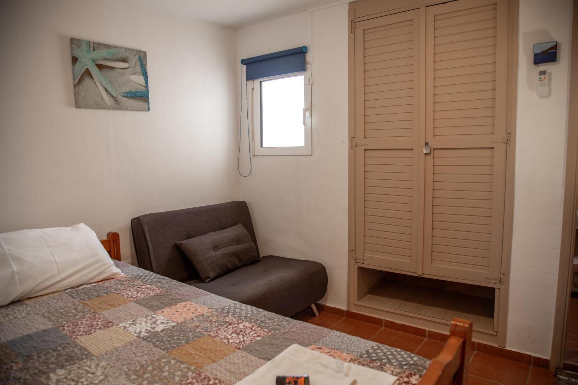 Nefeli Rooms Agia Marina  Luaran gambar
