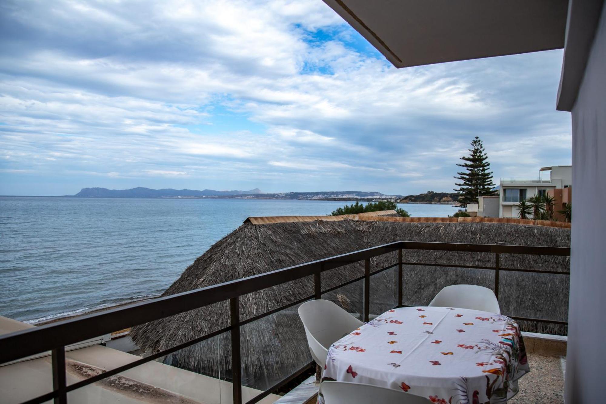 Nefeli Rooms Agia Marina  Luaran gambar