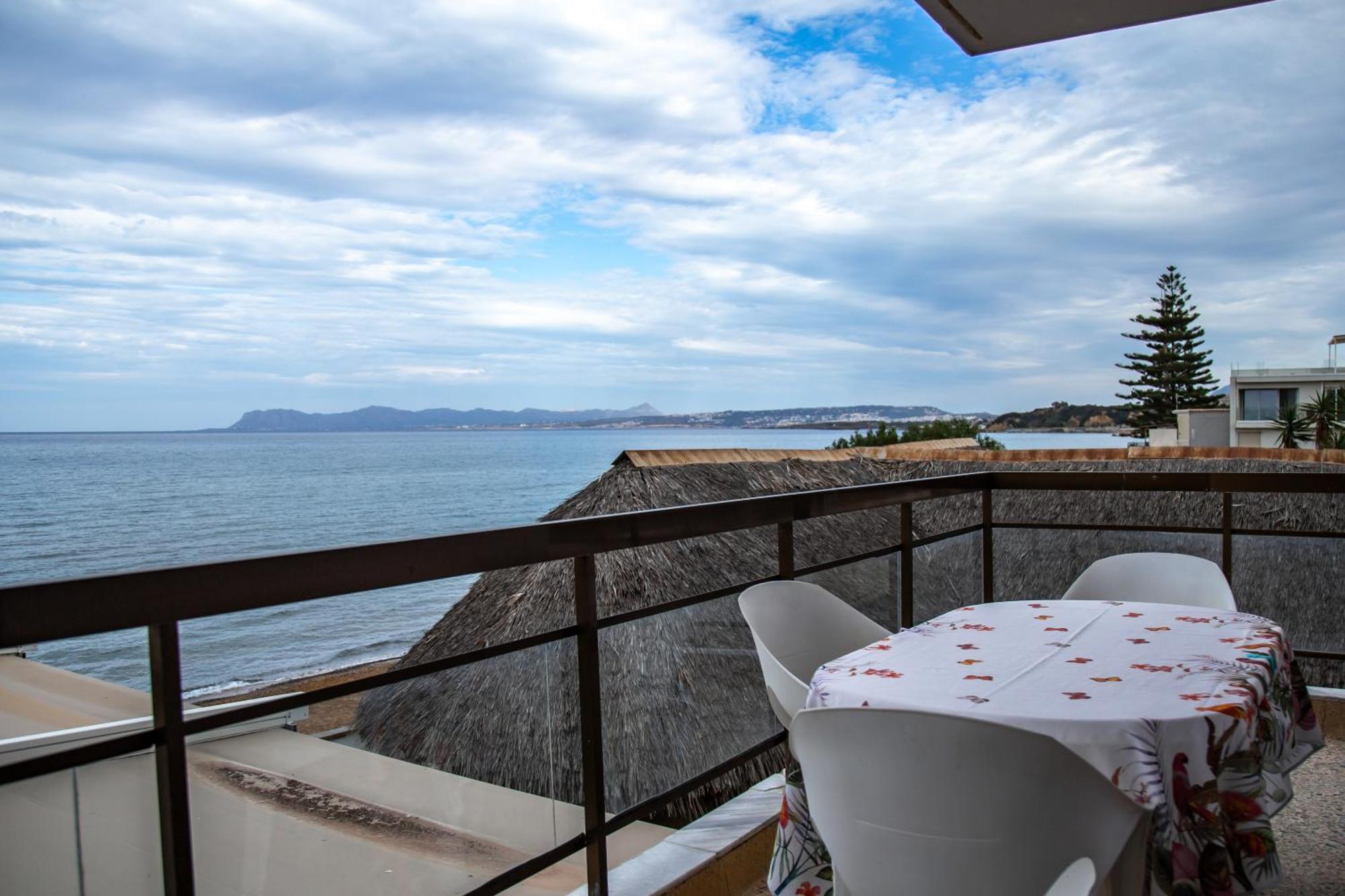 Nefeli Rooms Agia Marina  Luaran gambar