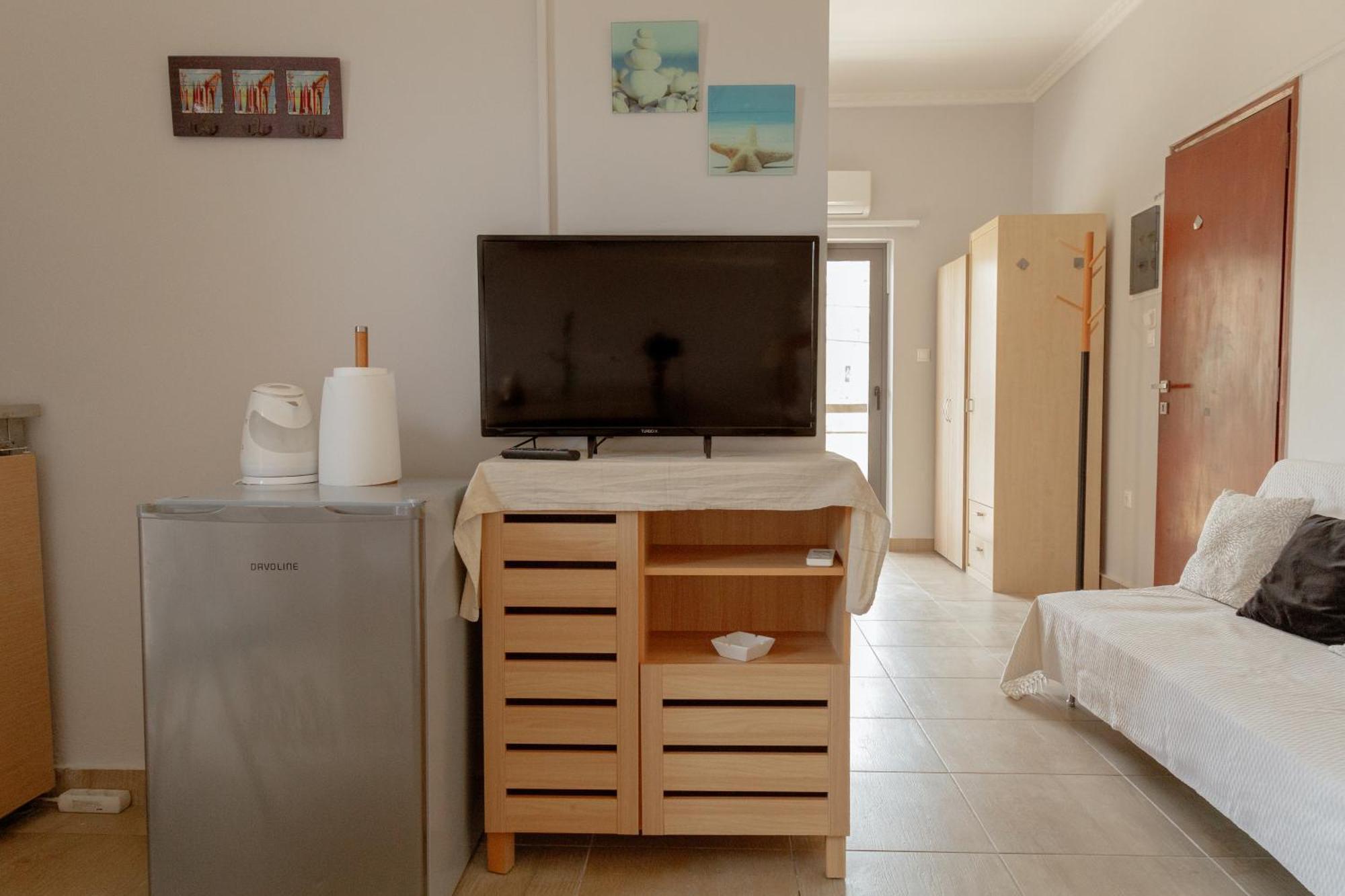 Nefeli Rooms Agia Marina  Luaran gambar