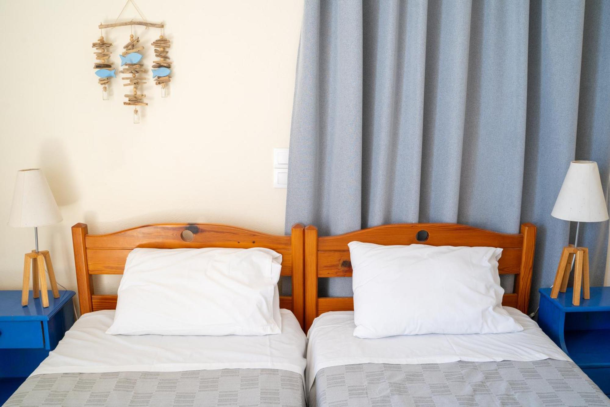 Nefeli Rooms Agia Marina  Luaran gambar