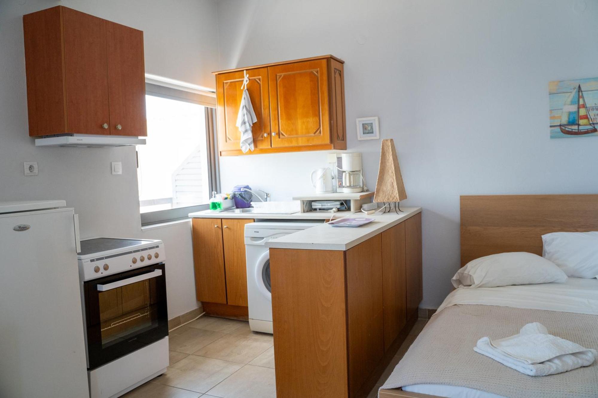 Nefeli Rooms Agia Marina  Luaran gambar