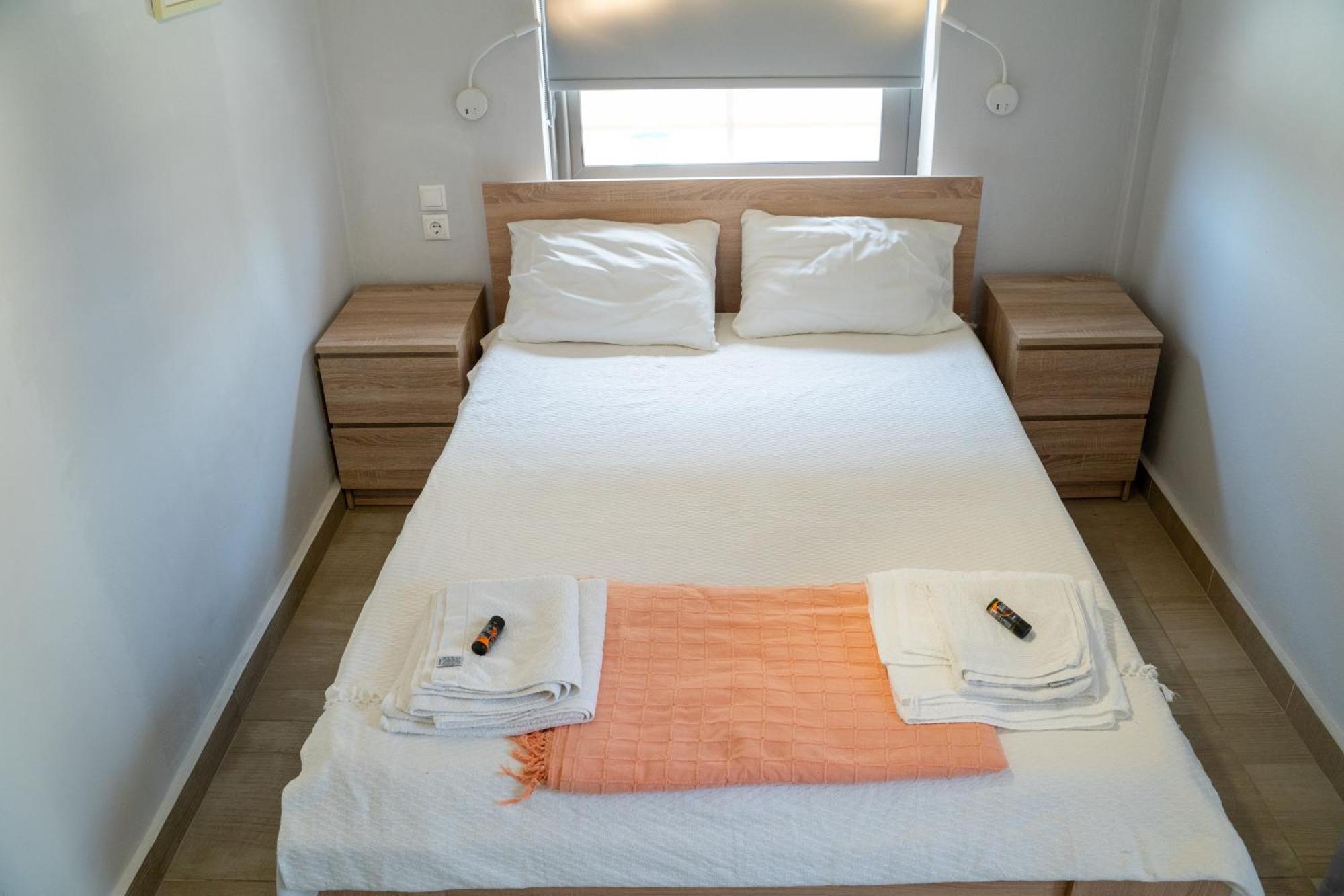 Nefeli Rooms Agia Marina  Luaran gambar